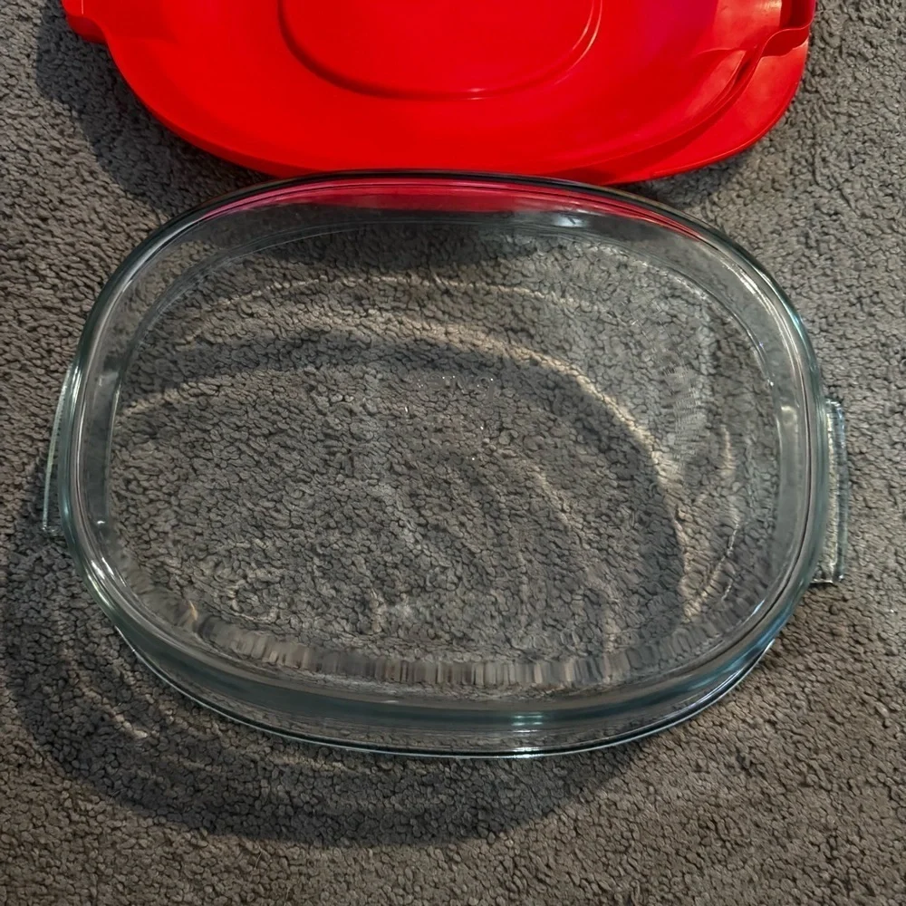 Pyrex Ware 2.5qt/2.35 L Rectangular Style Casserole Dish Red Lid Made In USA
